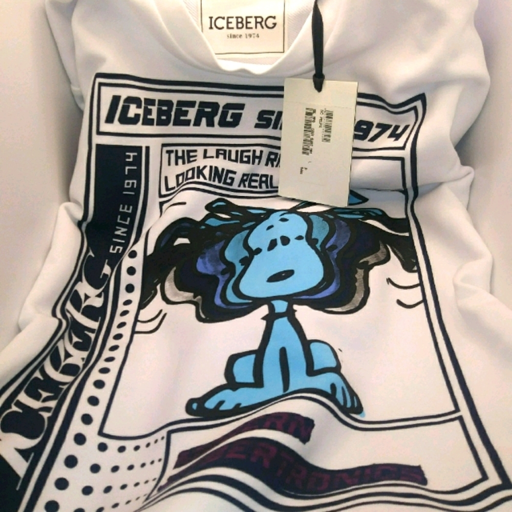 Authentic Iceberg Snoopy Sweater size Large